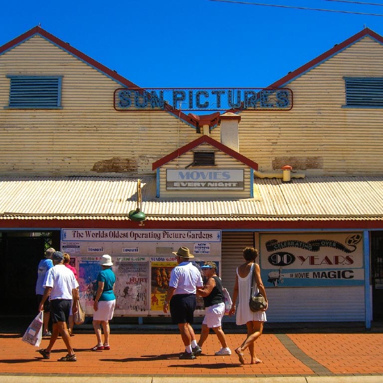 Sun Cinemas, The Twin & Sun Pictures