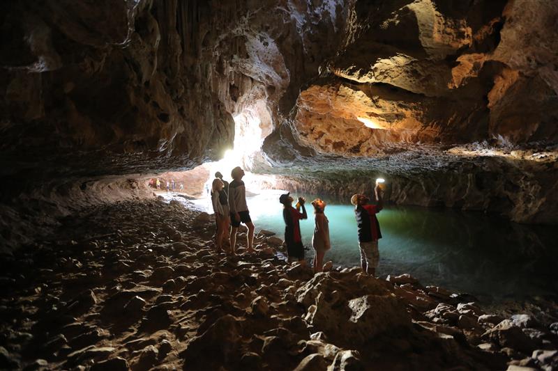 Devonian Reef Adventure Safari
